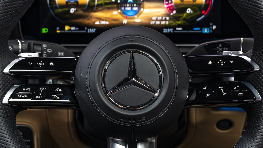 Steering wheel and instruments Mercedes-Benz G580 with EQ Technology EDITION ONE
