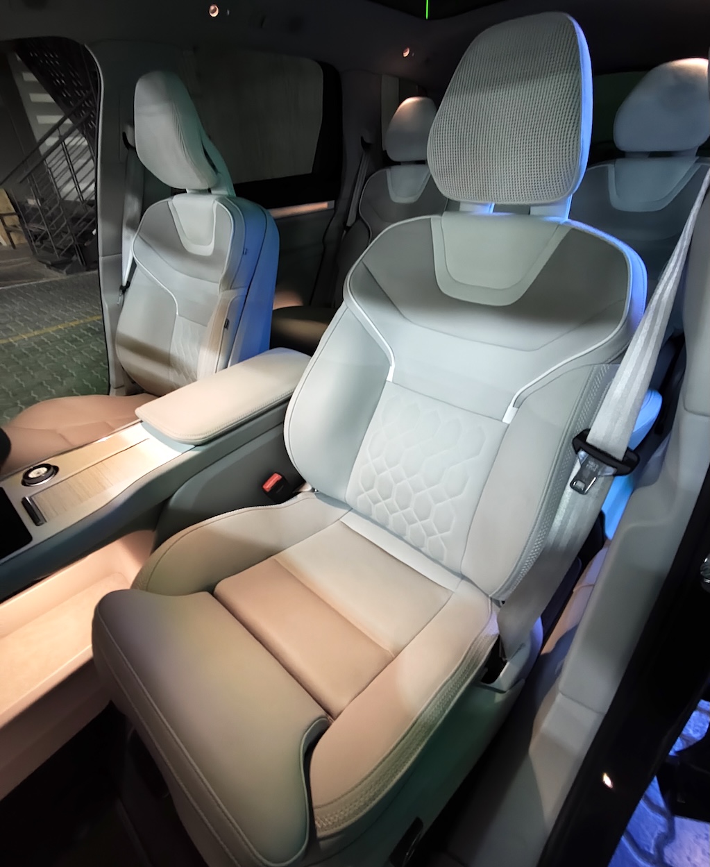 Front passenger seat of Volvo EX90