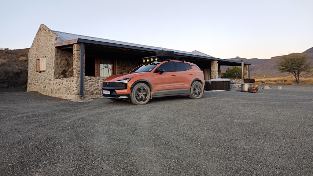 EX30 CC in front of stone house on Skoorsteenberg, Tankwa