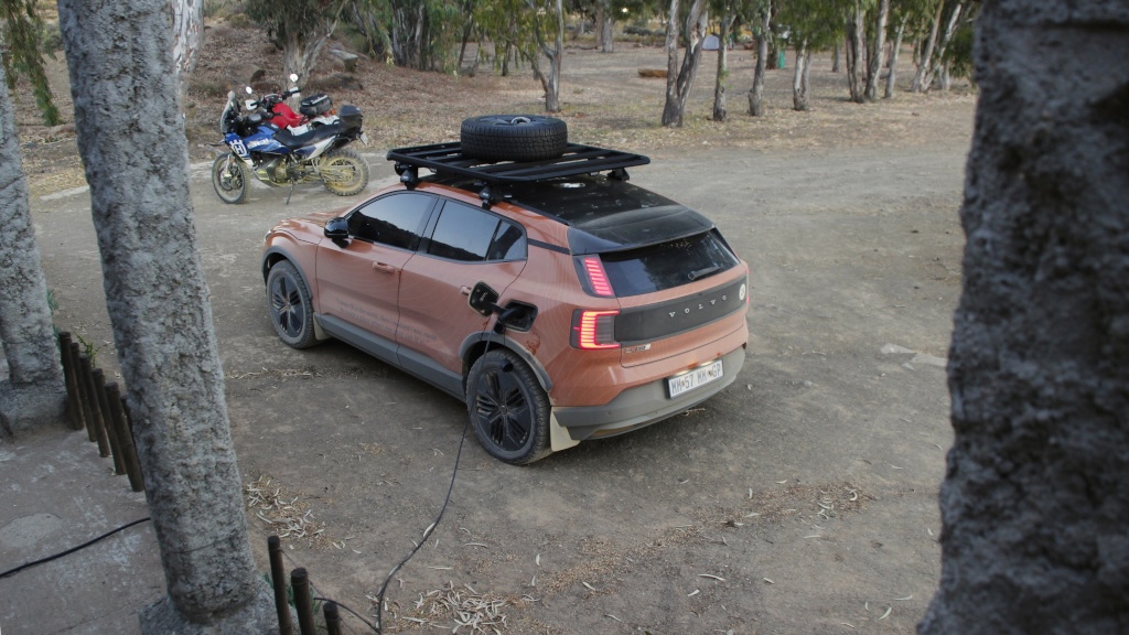 Drip-feeding battery of EX30, Gannaga Lodge