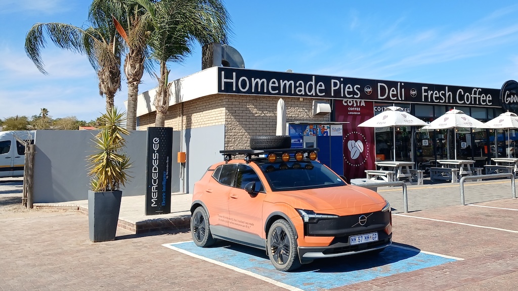 Charging EX30 CC at Mercedes-EQ charger, Vanrhynsdorp