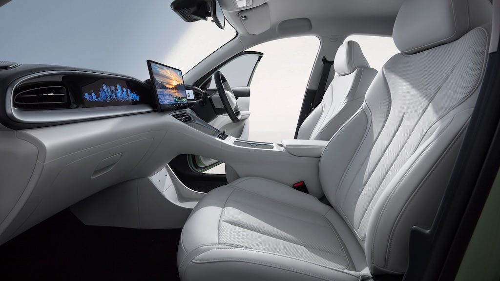 Geely E2 front seats