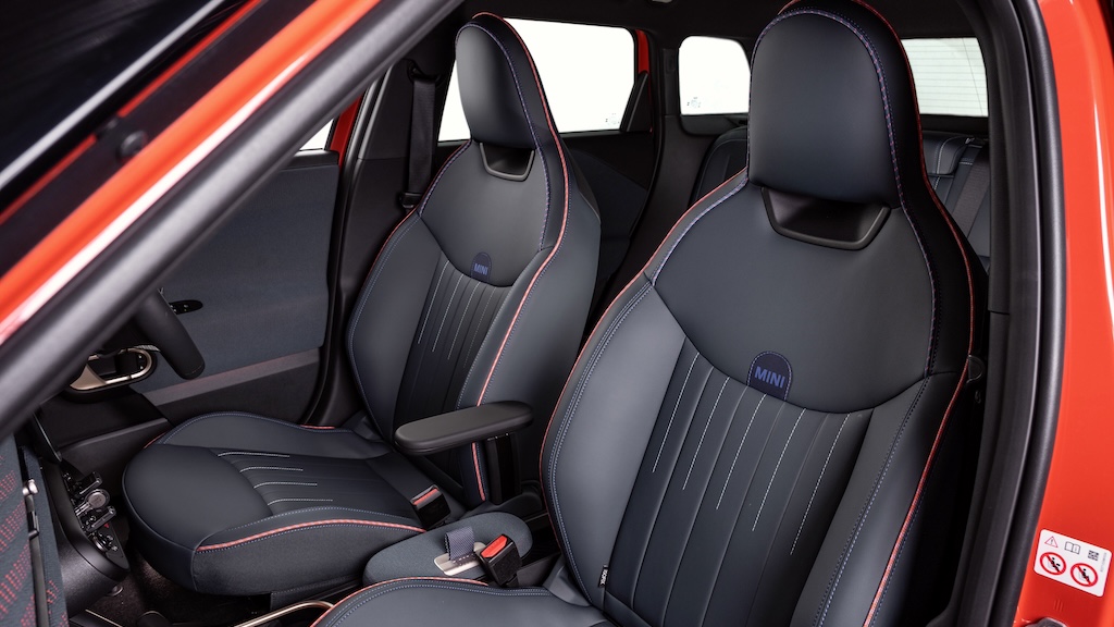 Front seats MINI Aceman