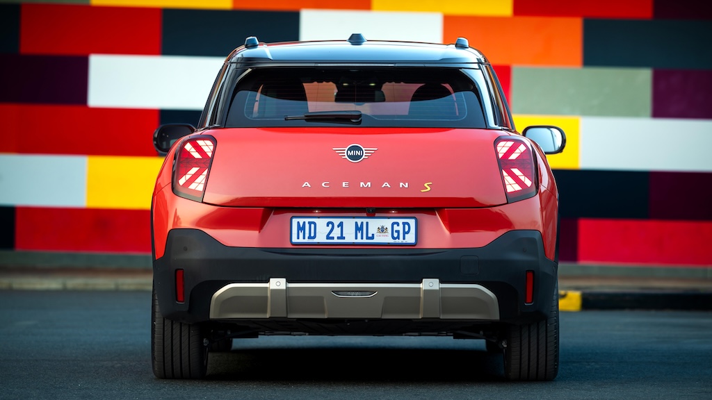 Red MINI Aceman SE seen from rear