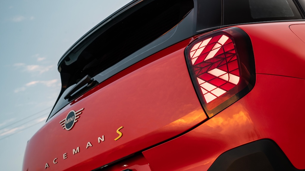 Tail light of MINI Aceman SE